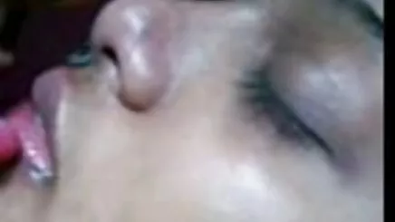 Bir komşudan güçlü cinsel inilti türkçe amatör ifşa