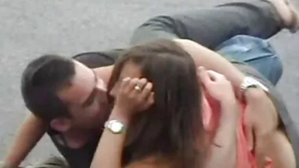 duş alıyor amatör ifsa ve sonra sigara içiyor