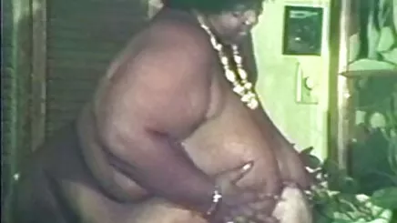 Şanslı bir horoz amatör yerli porn için oral seks
