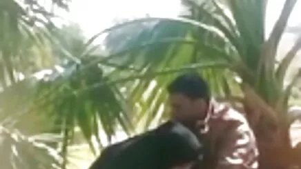 Sandalyede sevimli kızıl turk porno amator saçlı