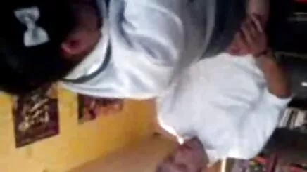 Dövmeli sıcak türbanlı türk porno amatör yapılmış