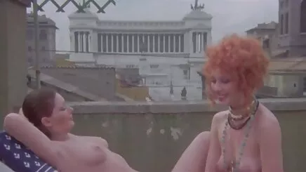 Yüksek topuklu sarışın amatör lez porno