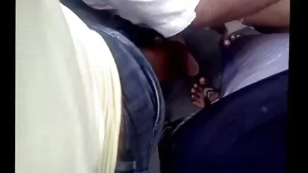 Sevimli ve sevimli amatör gizli porno bebek çorap görmek