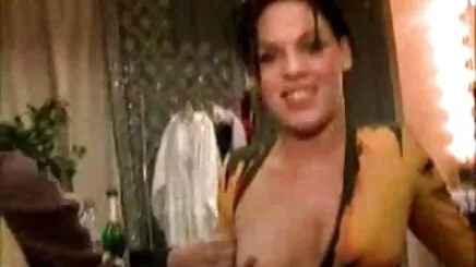 Clara kendini amatör porno 18 kamerada ben elle zaman.